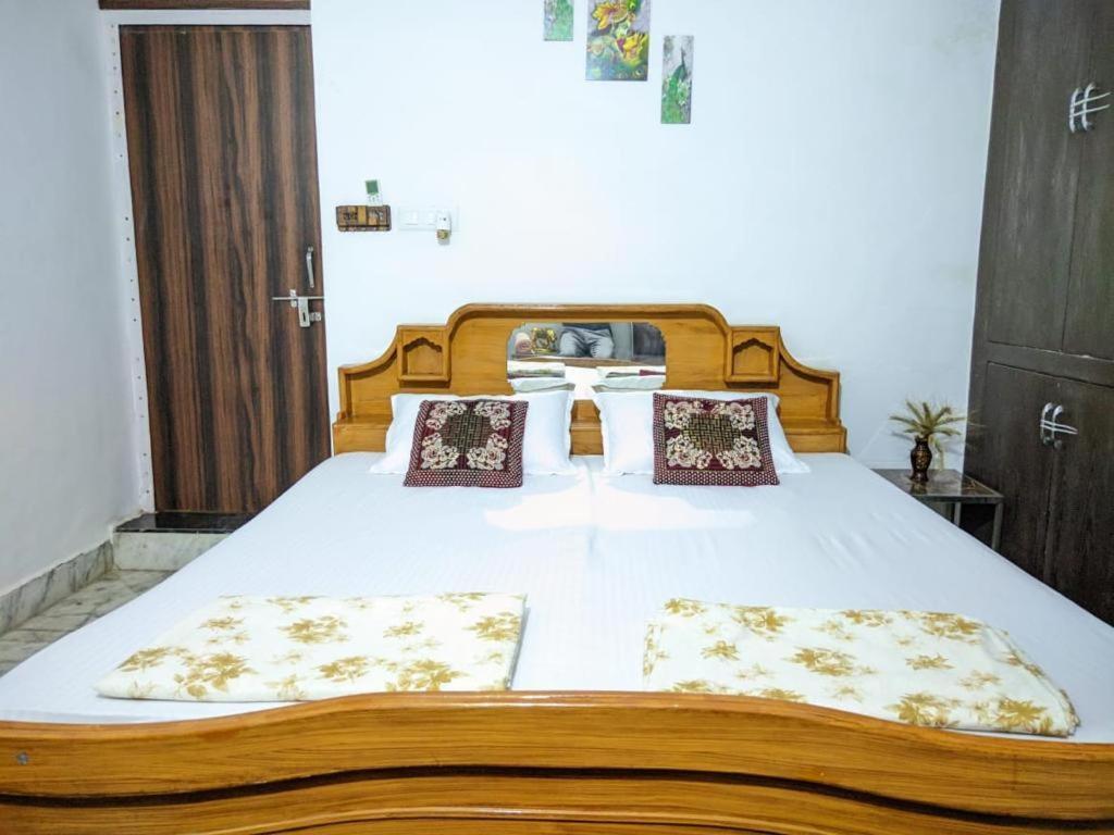 Kridha Holidays With Kitchen Holiday home